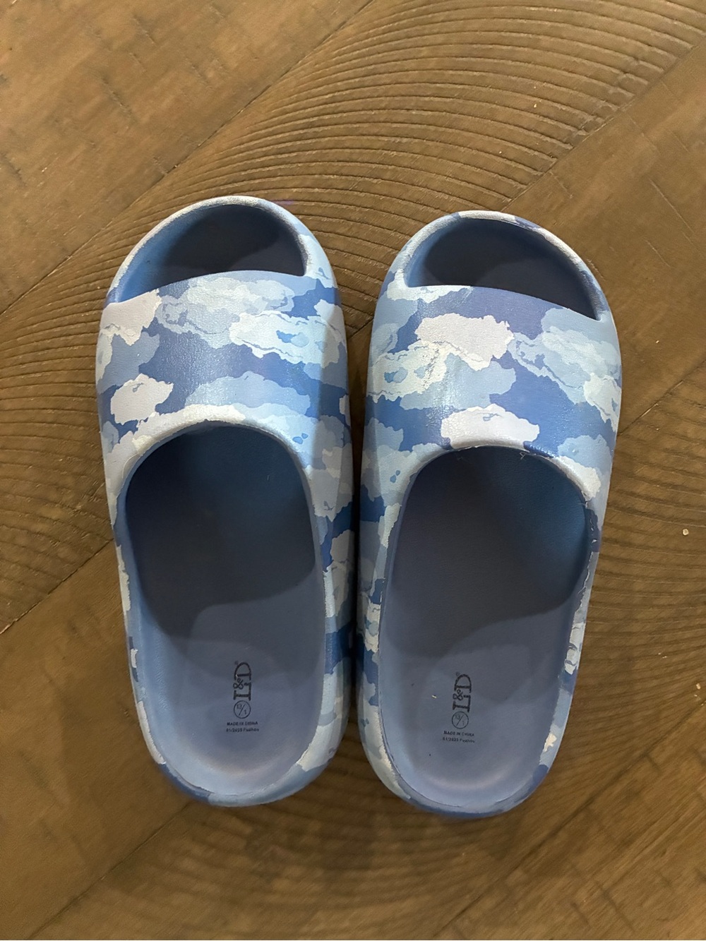 Kids Blue Camo Slide Sandals